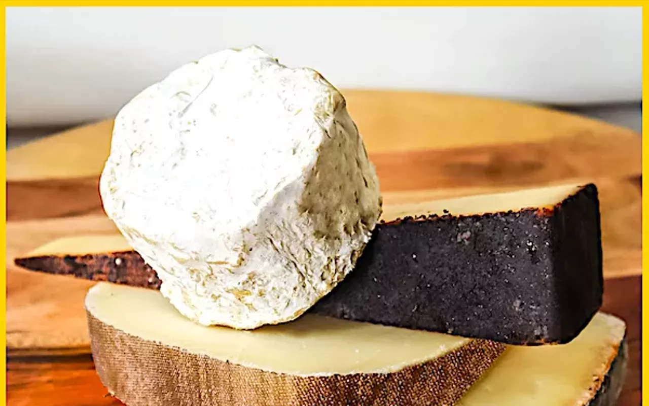 Image: Antonelli's: Free Cheese Week