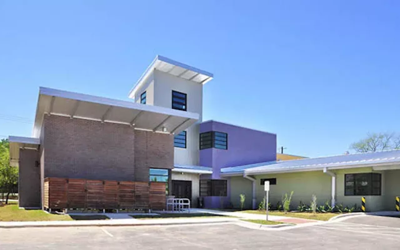 Image: APL's Twin Oaks Branch Summer Book Sale