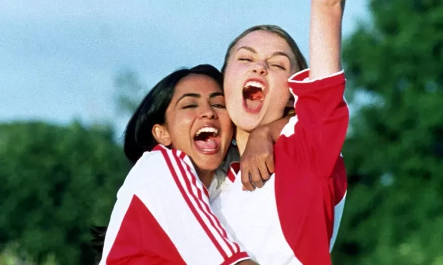34._bend_it_like_beckham_film_still.webp