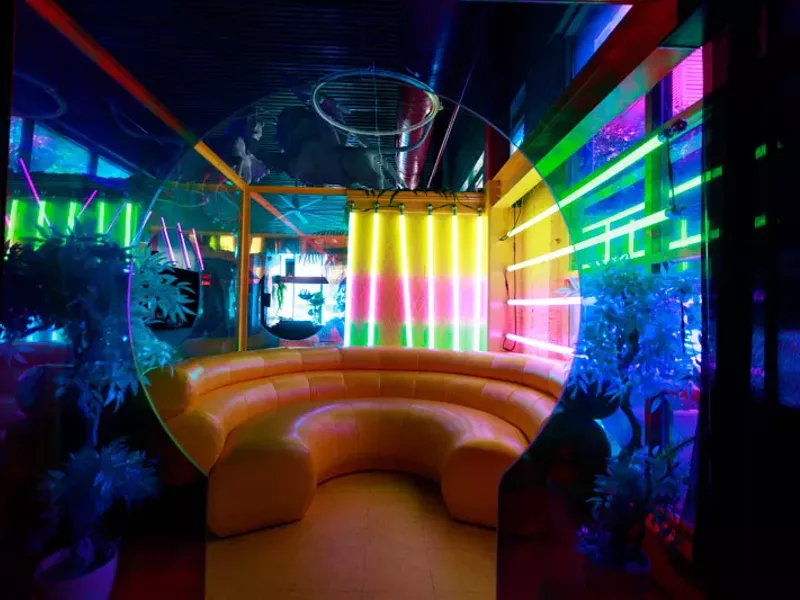 Image: Best Neon Labyrinth