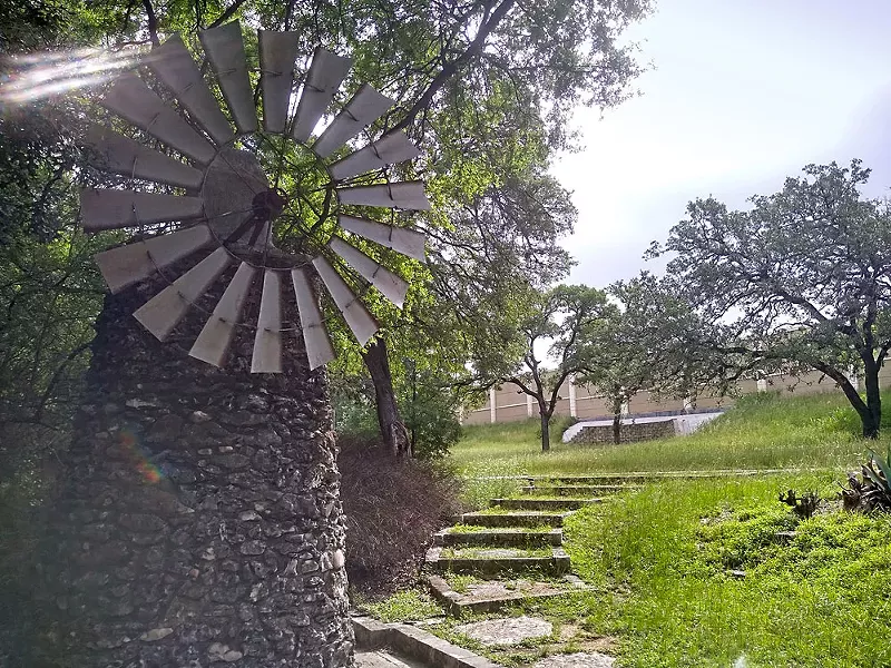 Image: Best Nonfunctioning Windmill