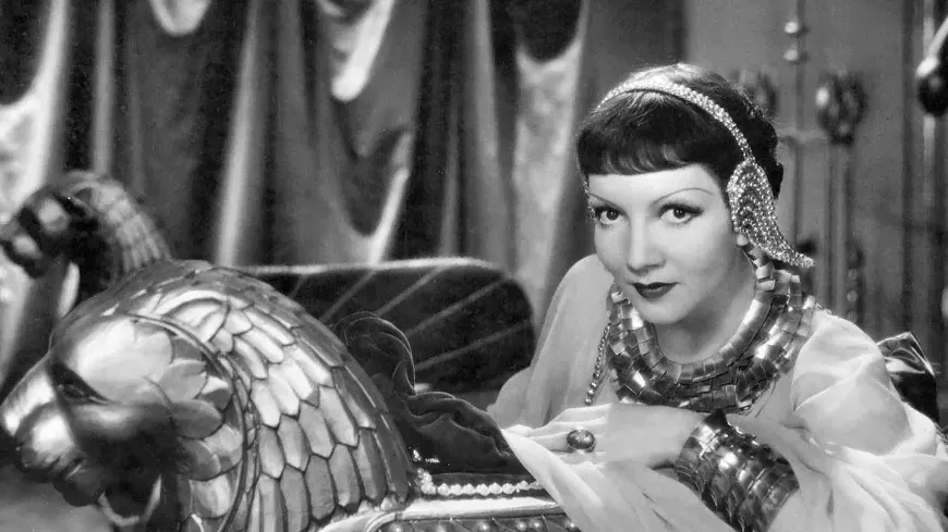 44._Cleopatra_film_still.jpg