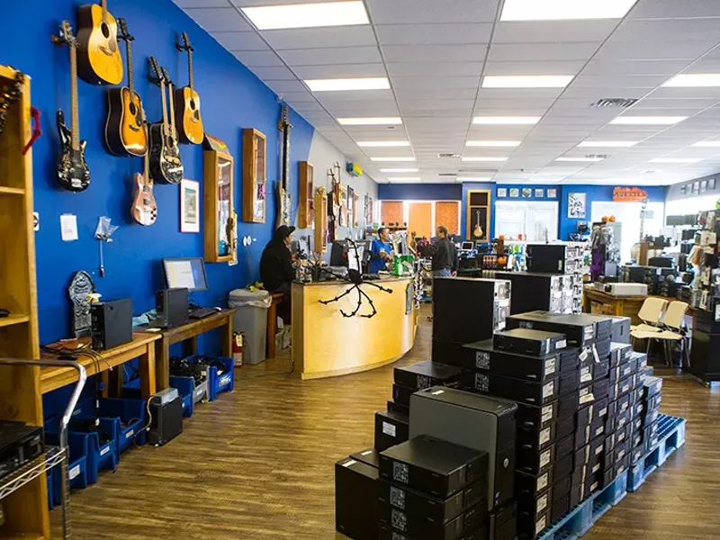Image: Electronics/Computer Store