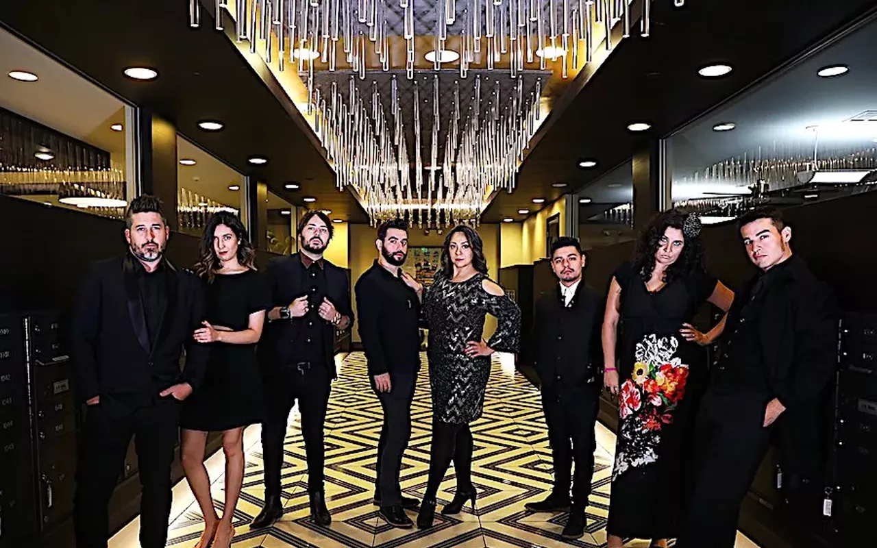 Image: &iexcl;Esc&aacute;ndalo!: The Improvised Telenovela