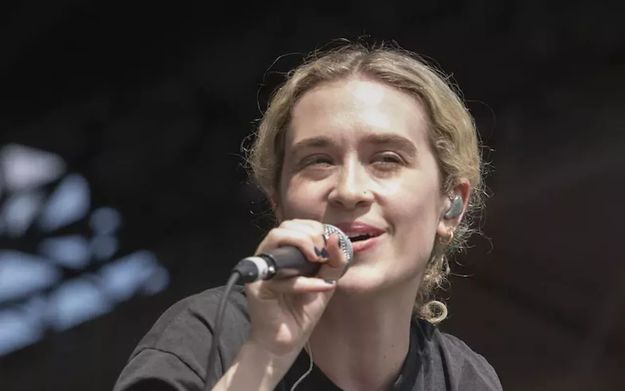 Image: FLOODfest w/ Sudan Archives (5:00), Ekkstacy (4:00), Indigo De Souza (3:00), Baby Rose (2:00), Frost Children (1:00), Civic (noon) [outside]; Sunflower Bean (4:30), Blondshell (3:30), Sports Team (2:30), Barrie (1:30), GOON (12:30), Victoria Canal