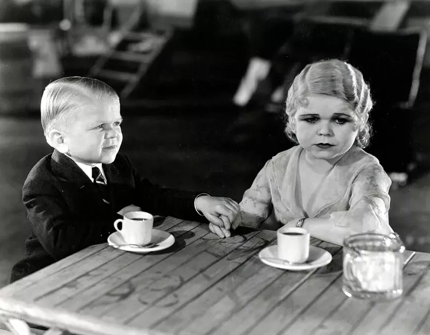 32._freaks_film_still_1.webp