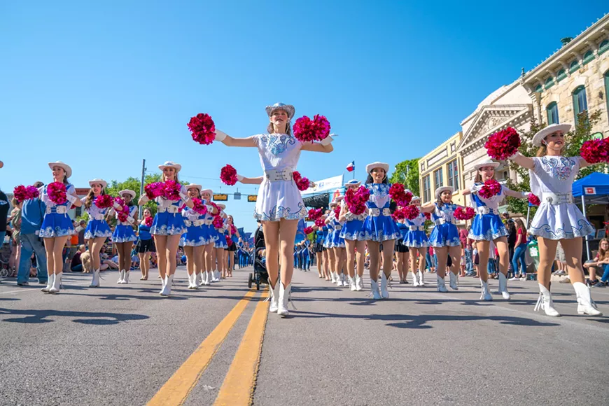 red_poppy_festival_parade.webp