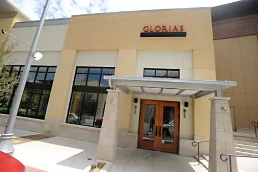 glorias-2.webp
