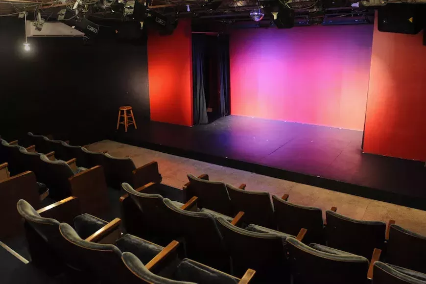 arts_institutiontheater4-2.webp