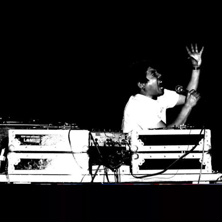 DJ Jester the Filipino Fist in action!