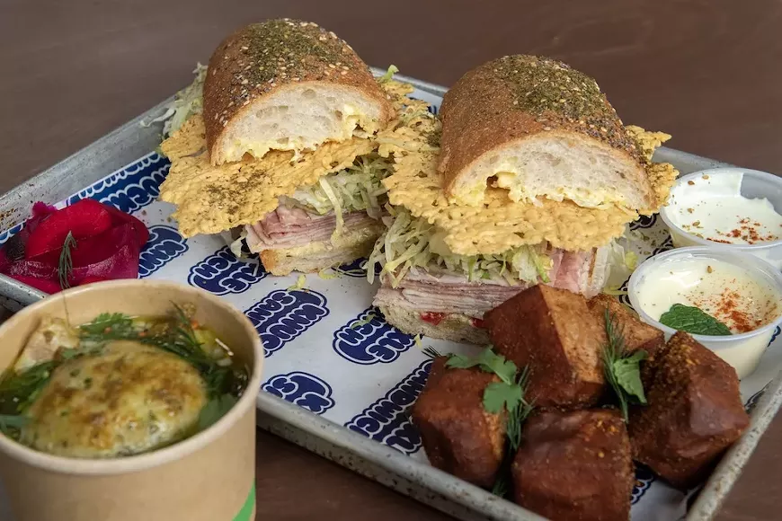 food_KnuckleSandwich0028.jpg