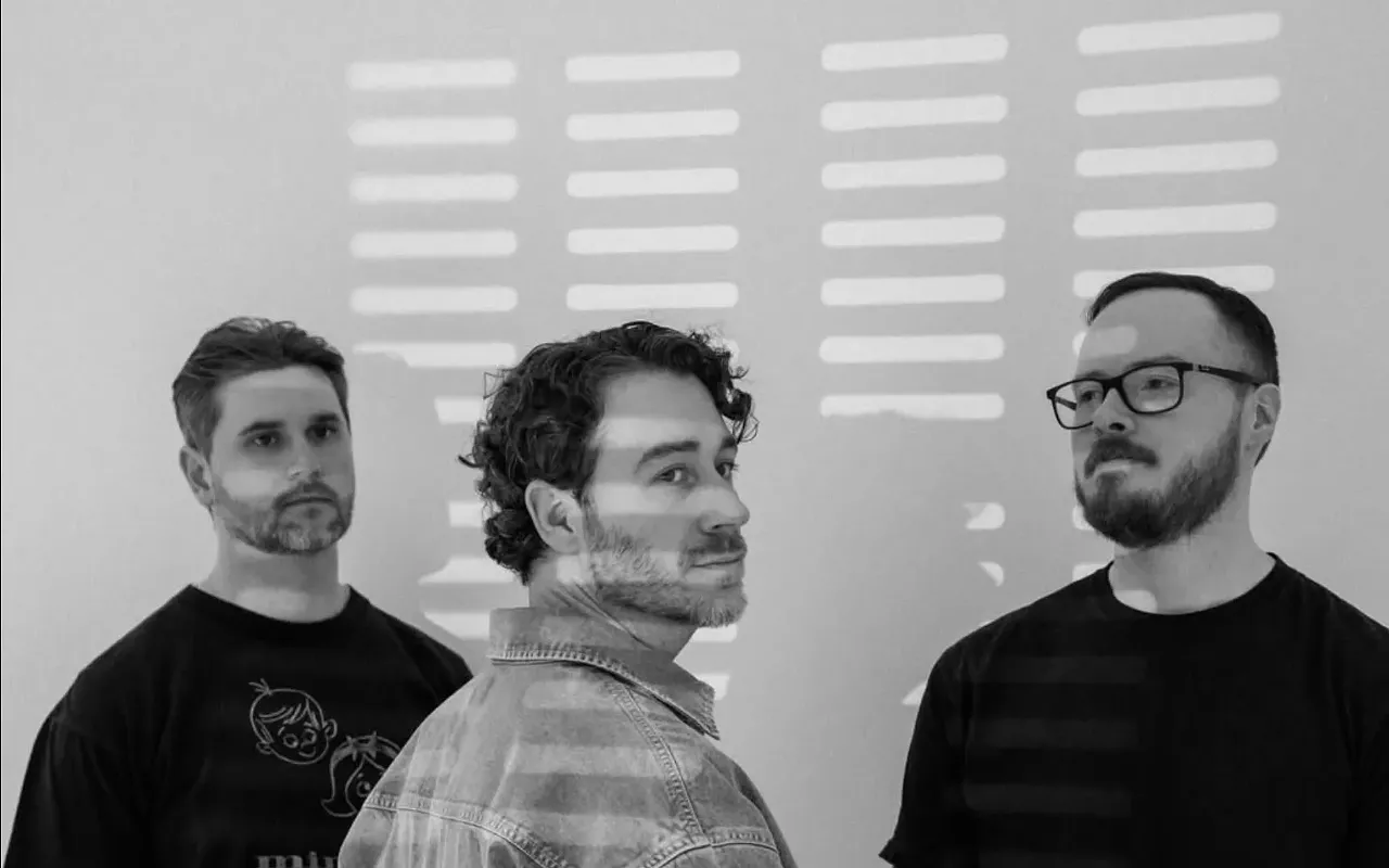 Image: Oakwood (album release), Dead Butterflies, nervous, always never stays [outside]