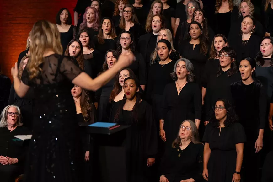 35._socowomenschorus_photo_by_mike_muegel.webp