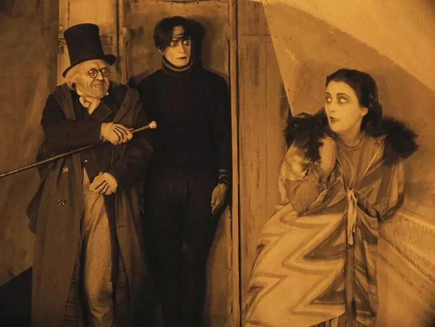 22._the_cabinet_of_dr._caligari_film_still.webp