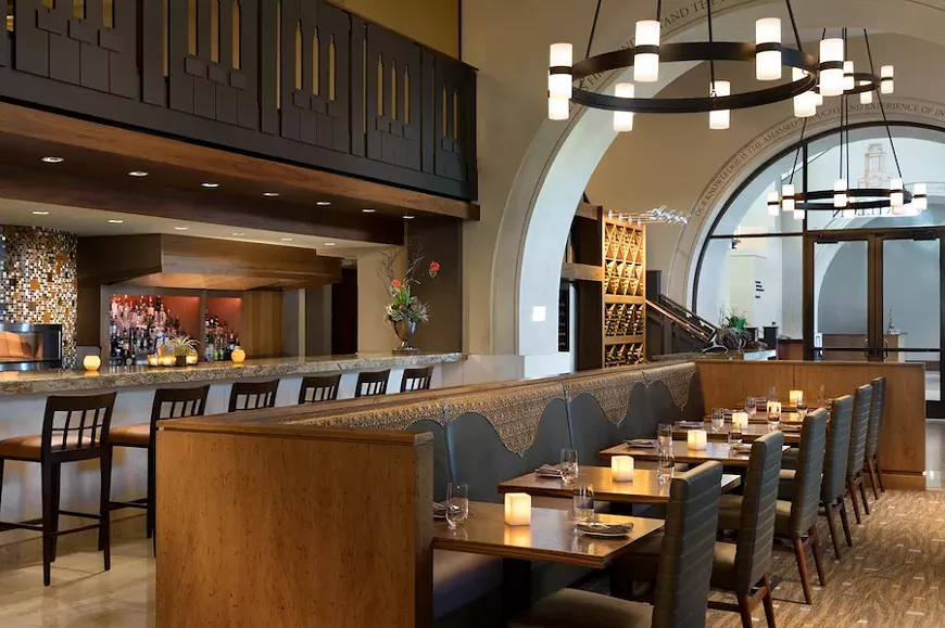 at-t-hotel-and-conference-center-the-carillon-restaurant.webp