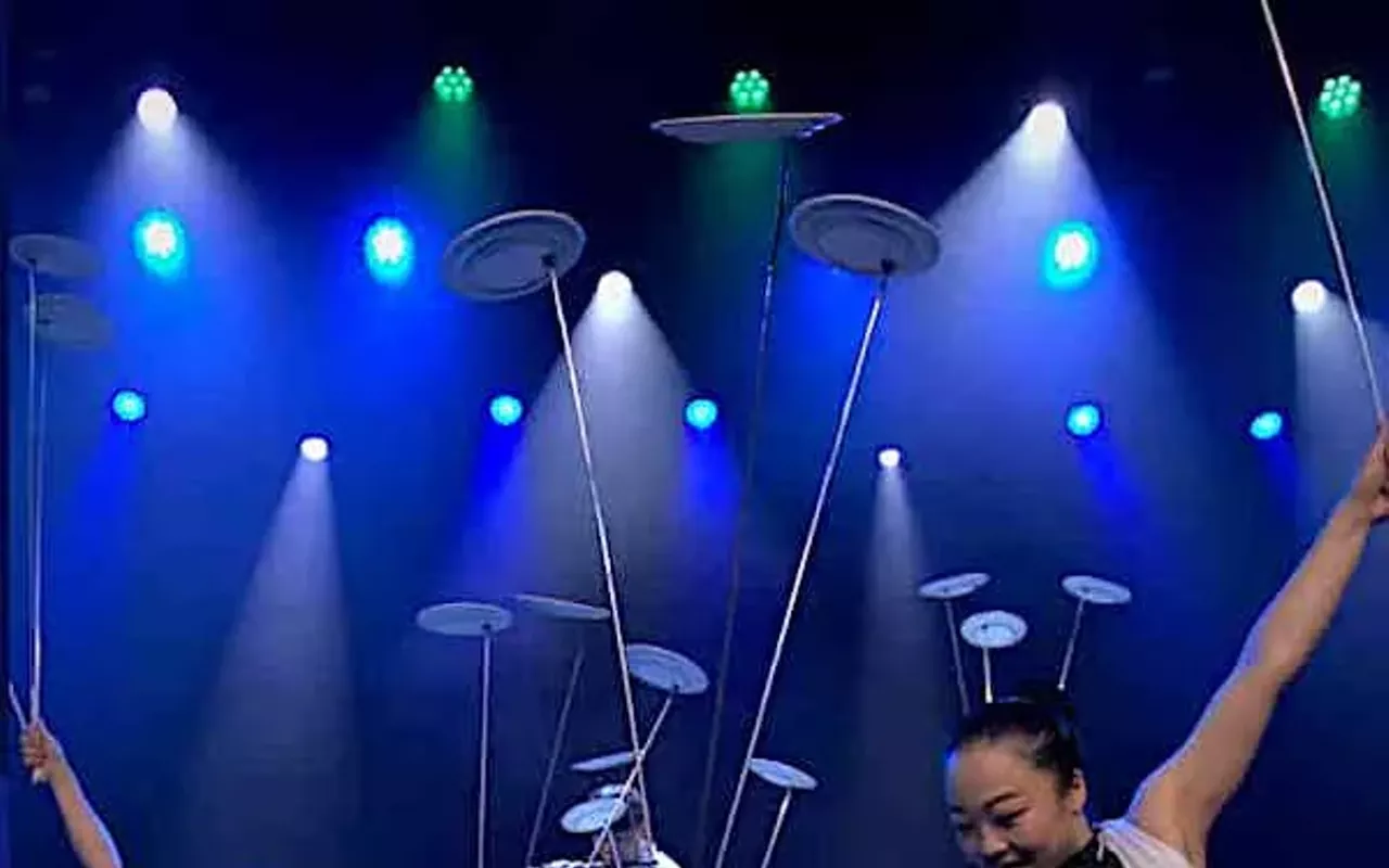 Image: The Peking Acrobats and the Shanghai Circus