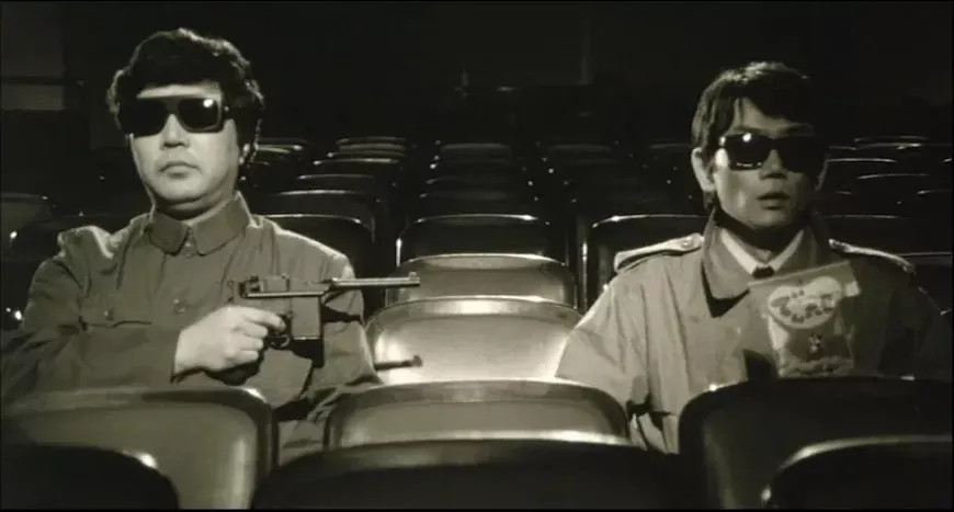 13._red_spectacles_film_still.webp