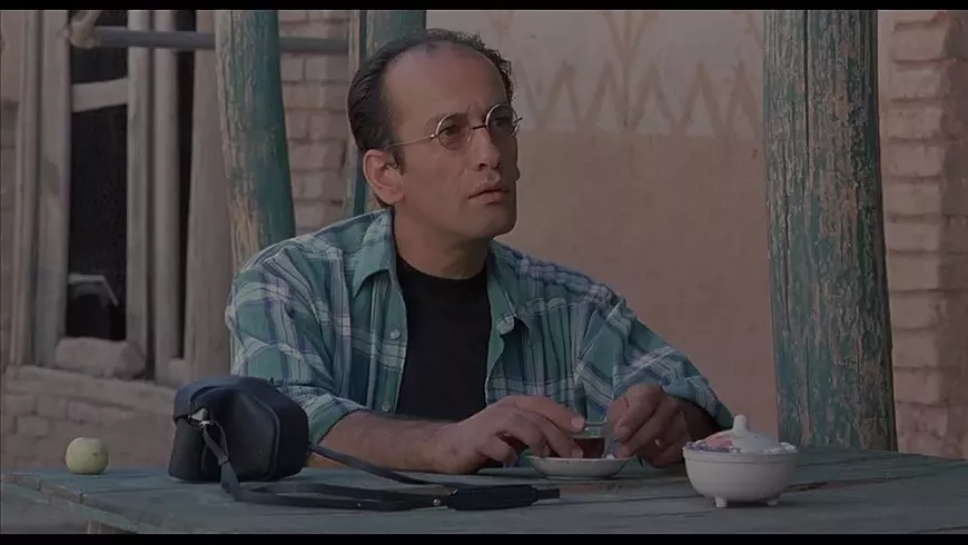 31._the_wind_will_carry_us_film_still.webp