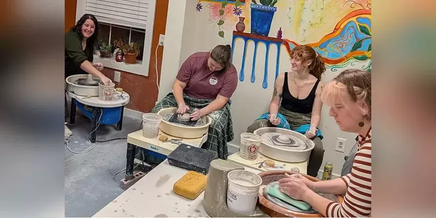 throw___glaze_potter_s_wheel_experience.webp